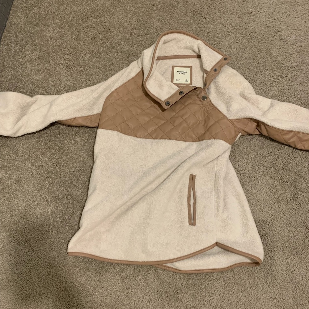 Abercrombie & Fitch Fleece women’s Size Small